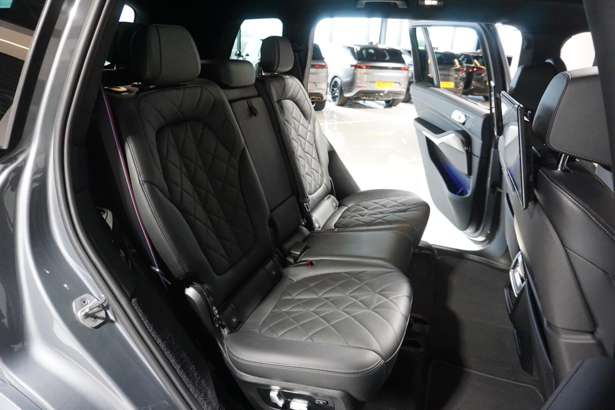 BMW X7 3.0 40d MHT M Sport SUV 5dr Diesel Hybrid Auto xDrive Euro 6 (s/s) (352 ps)